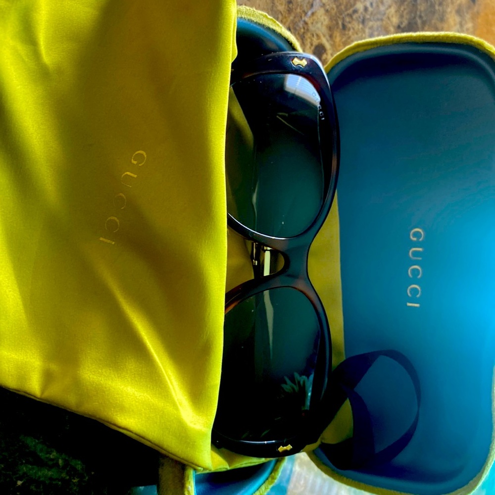 GUCCI SHADES